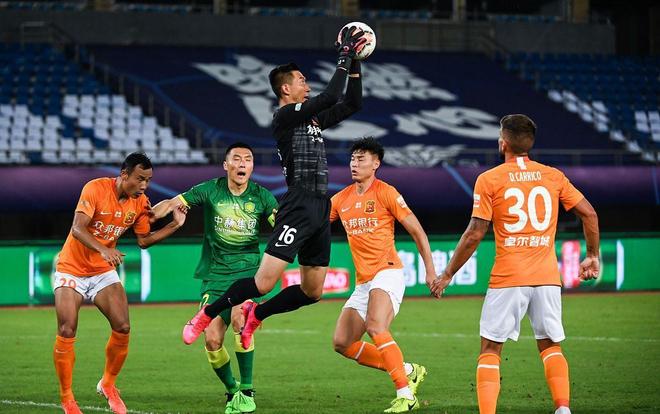 脚下黏连 脚下黏连